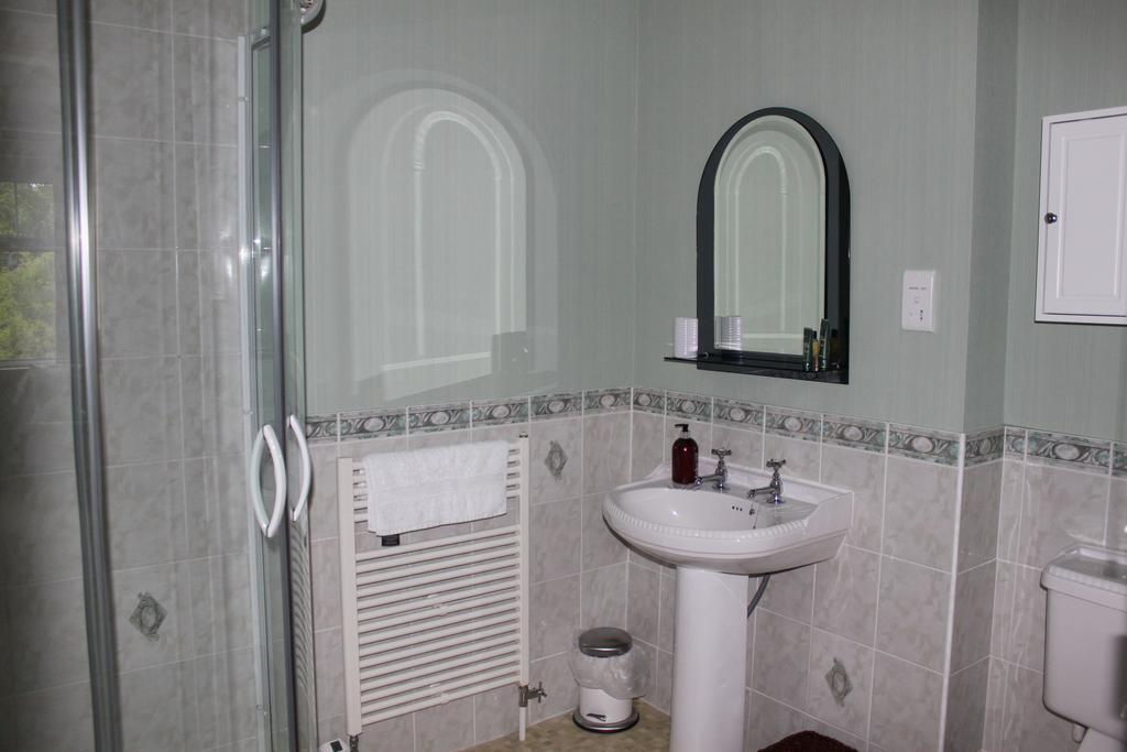 Bed and Breakfast Barton House Матлок Экстерьер фото